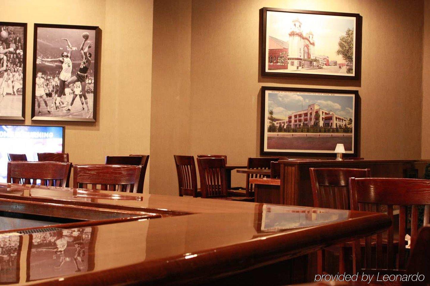Doubletree By Hilton Boston-Milford Hotel Restoran gambar